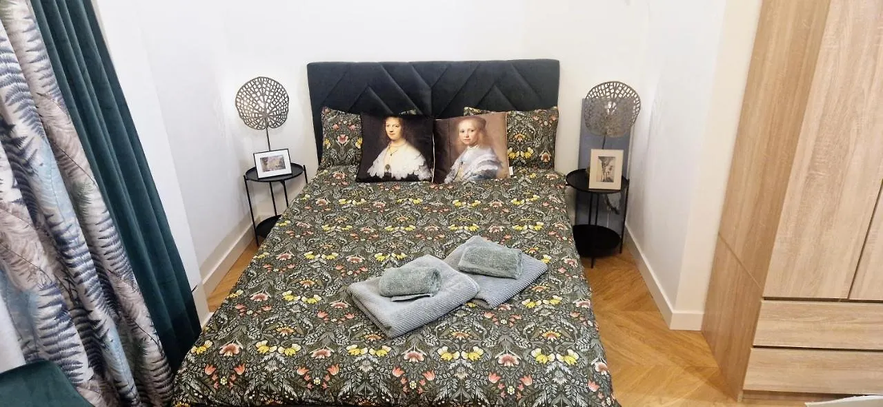 Luxury Design Apart Nowolipki Apartment Warsaw